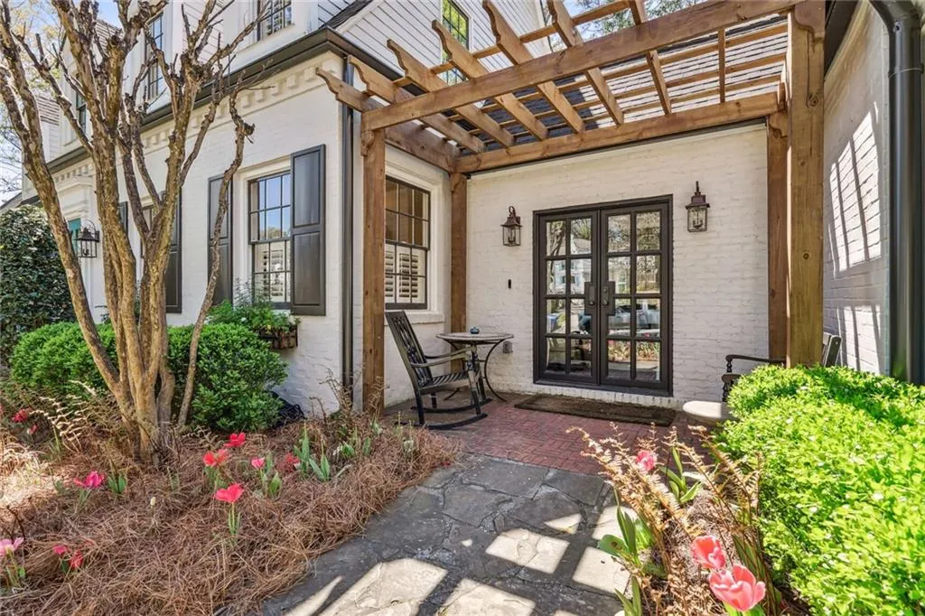 527 Brentwood Drive Ne, Atlanta, Georgia 30305, 4 Bedrooms Bedrooms, ,3 BathroomsBathrooms,Residential,For Sale,527 Brentwood Drive Ne,7612058