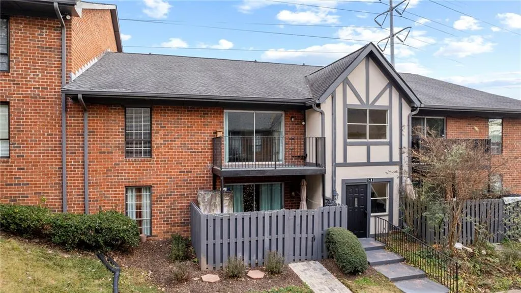 6851 Roswell Road Unit B8, Sandy Springs, Georgia 30328, 1 Bedroom Bedrooms, ,1 BathroomBathrooms,Residential,For Sale,6851 Roswell Road Unit B8,7431707