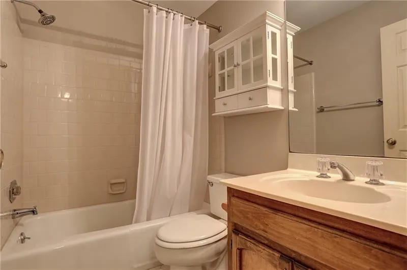 715 Mabry Road, Sandy Springs, Georgia 30328, 4 Bedrooms Bedrooms, ,3 BathroomsBathrooms,Residential,Sold,715 Mabry Road,6632792