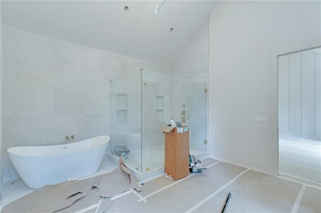 5845 Greenbrier Road, Atlanta, Georgia 30328, 5 Bedrooms Bedrooms, ,5 BathroomsBathrooms,Residential,For Sale,5845 Greenbrier Road,7670460