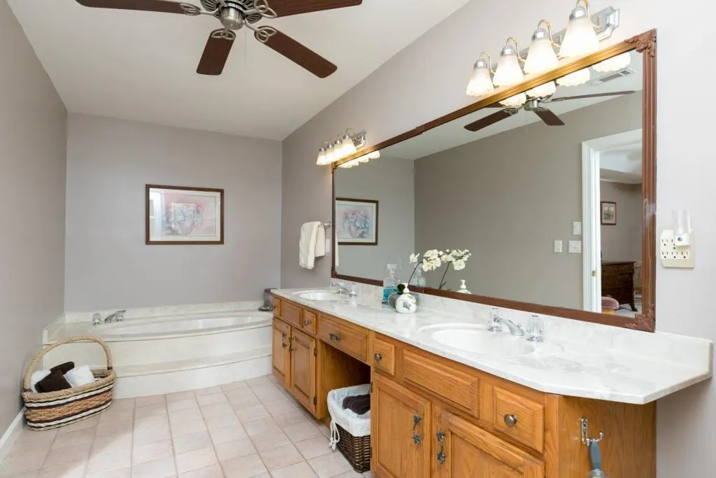 6 Forest Ridge Court, Sandy Springs, Georgia 30350, 3 Bedrooms Bedrooms, ,3 BathroomsBathrooms,Residential,Sold,6 Forest Ridge Court,5910444