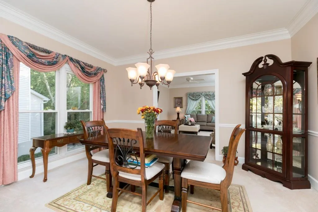 6 Forest Ridge Court, Sandy Springs, Georgia 30350, 3 Bedrooms Bedrooms, ,3 BathroomsBathrooms,Residential,Sold,6 Forest Ridge Court,5910444