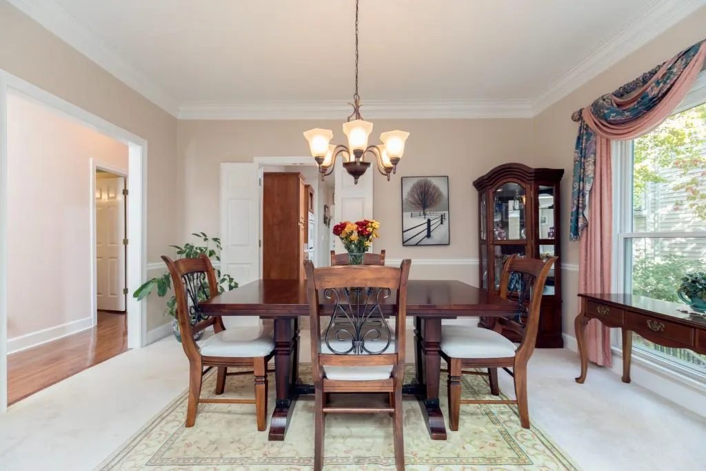 6 Forest Ridge Court, Sandy Springs, Georgia 30350, 3 Bedrooms Bedrooms, ,3 BathroomsBathrooms,Residential,Sold,6 Forest Ridge Court,5910444