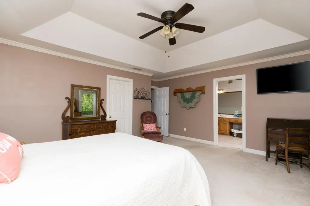 6 Forest Ridge Court, Sandy Springs, Georgia 30350, 3 Bedrooms Bedrooms, ,3 BathroomsBathrooms,Residential,Sold,6 Forest Ridge Court,5910444