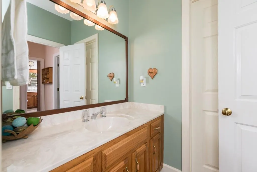 6 Forest Ridge Court, Sandy Springs, Georgia 30350, 3 Bedrooms Bedrooms, ,3 BathroomsBathrooms,Residential,Sold,6 Forest Ridge Court,5910444