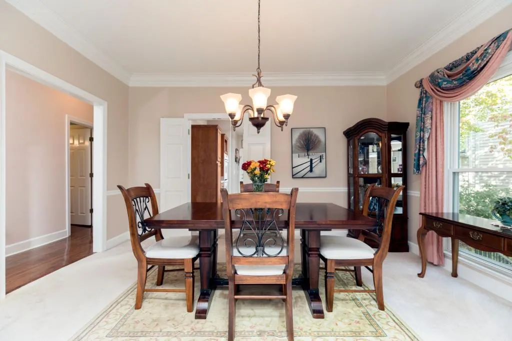 6 Forest Ridge Court, Sandy Springs, Georgia 30350, 3 Bedrooms Bedrooms, ,3 BathroomsBathrooms,Residential,Sold,6 Forest Ridge Court,5910444