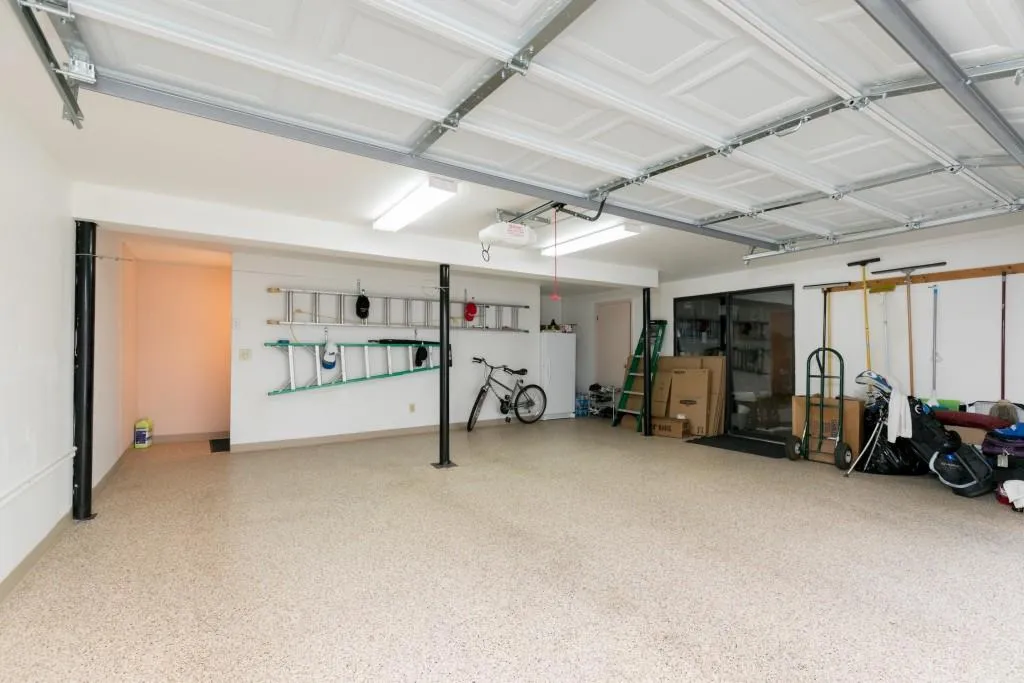 6 Forest Ridge Court, Sandy Springs, Georgia 30350, 3 Bedrooms Bedrooms, ,3 BathroomsBathrooms,Residential,Sold,6 Forest Ridge Court,5910444