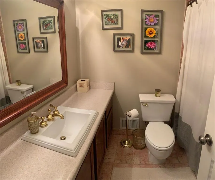 7500 Roswell Road Unit 14, Atlanta, Georgia 30350, 3 Bedrooms Bedrooms, ,2 BathroomsBathrooms,Residential,Sold,7500 Roswell Road Unit 14,6893519