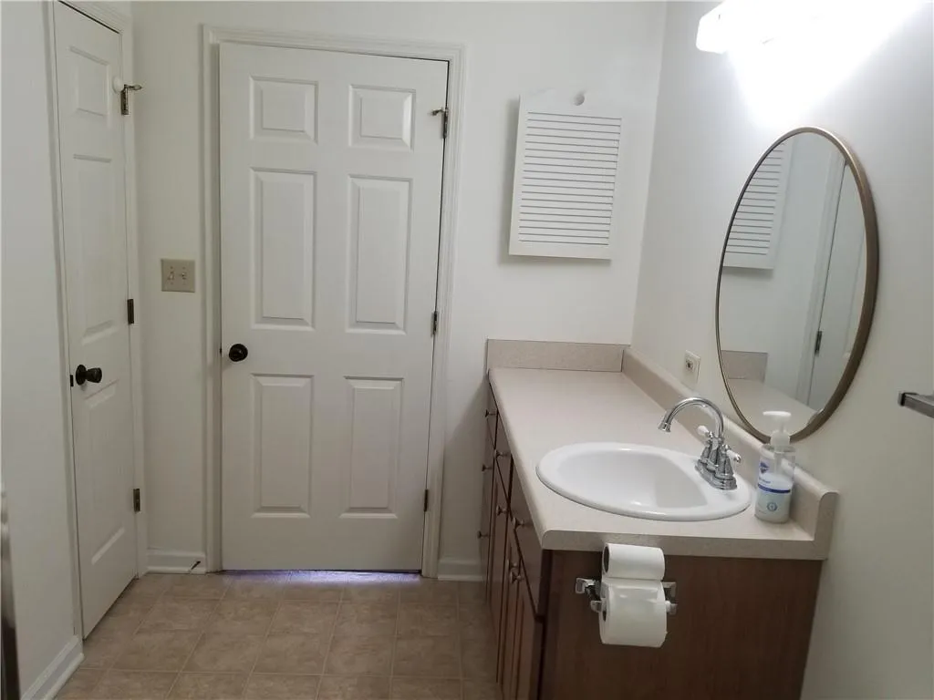 300 Johnson Ferry Road Ne Unit B715, Atlanta, Georgia 30328, 2 Bedrooms Bedrooms, ,2 BathroomsBathrooms,Residential,Sold,300 Johnson Ferry Road Ne Unit B715,6986590