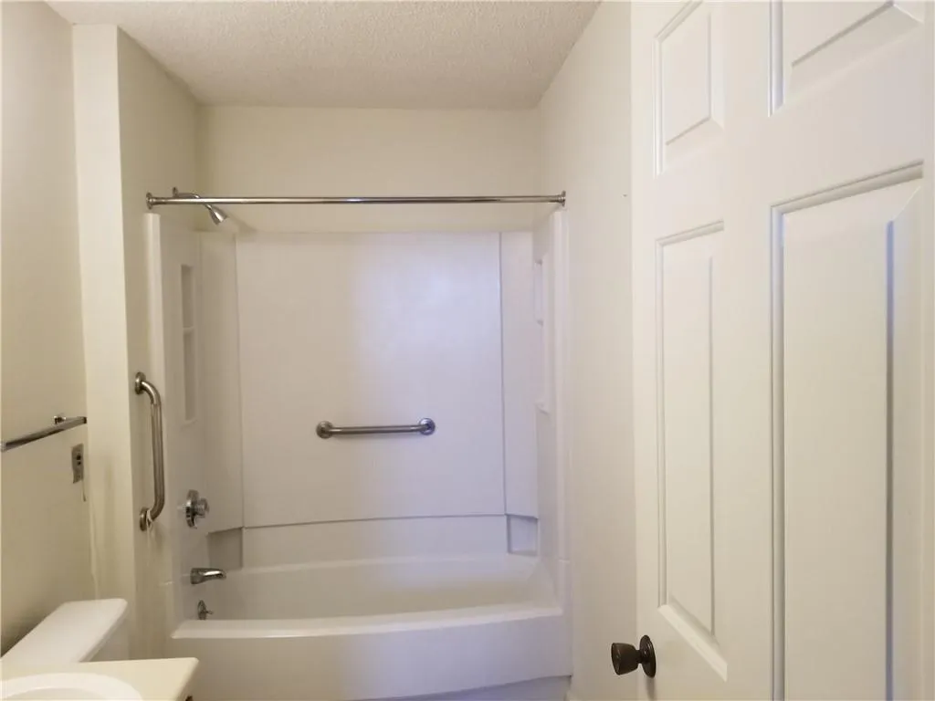 300 Johnson Ferry Road Ne Unit B715, Atlanta, Georgia 30328, 2 Bedrooms Bedrooms, ,2 BathroomsBathrooms,Residential,Sold,300 Johnson Ferry Road Ne Unit B715,6986590