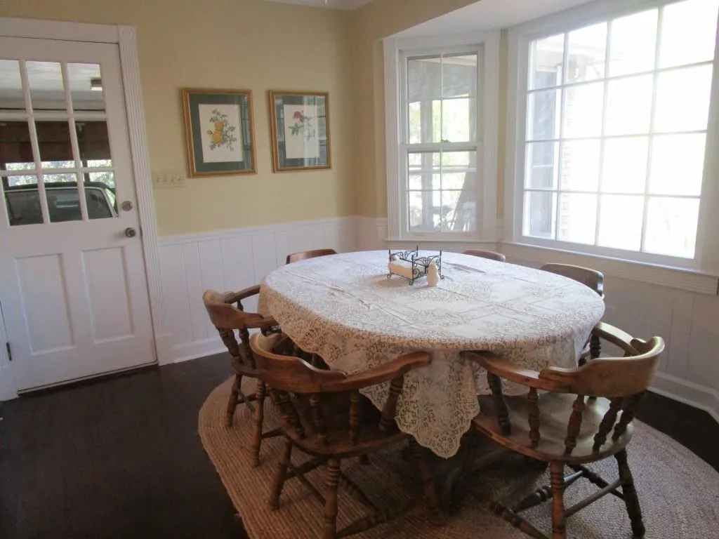 1494 Spalding Drive, Atlanta, Georgia 30350, 5 Bedrooms Bedrooms, ,4 BathroomsBathrooms,Residential,Sold,1494 Spalding Drive,5666362