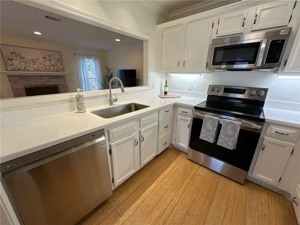 212 Abingdon Way, Atlanta, Georgia 30328, 1 Bedroom Bedrooms, ,1 BathroomBathrooms,Residential,For Sale,212 Abingdon Way,7723289