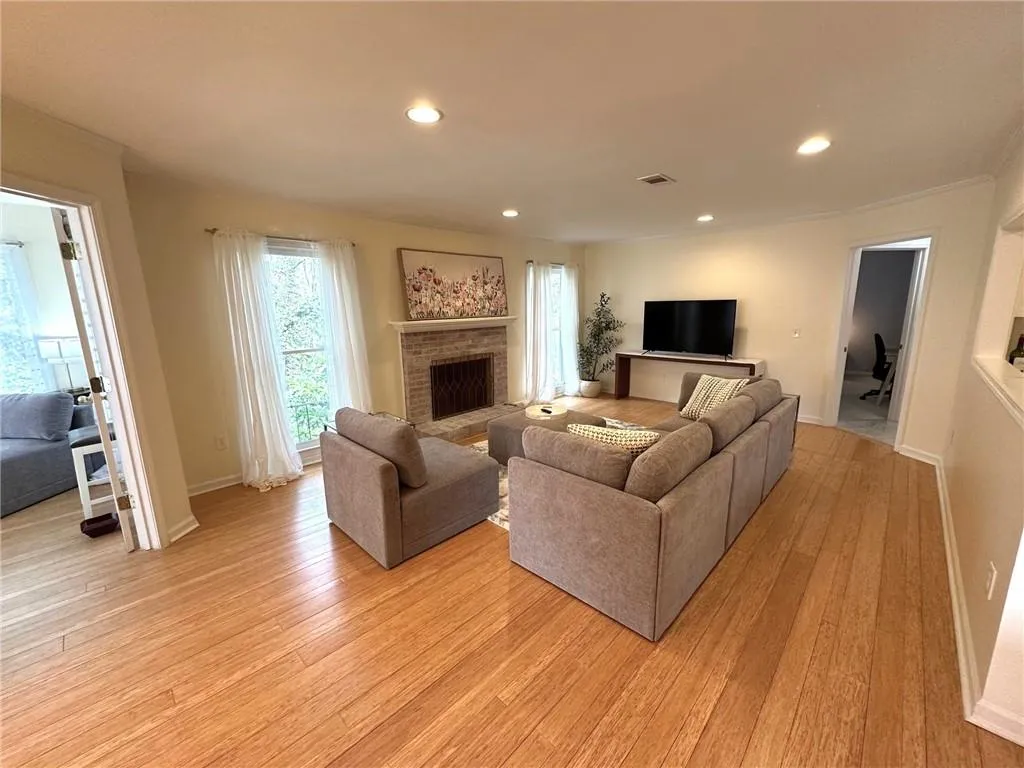 212 Abingdon Way, Atlanta, Georgia 30328, 1 Bedroom Bedrooms, ,1 BathroomBathrooms,Residential,For Sale,212 Abingdon Way,7723289