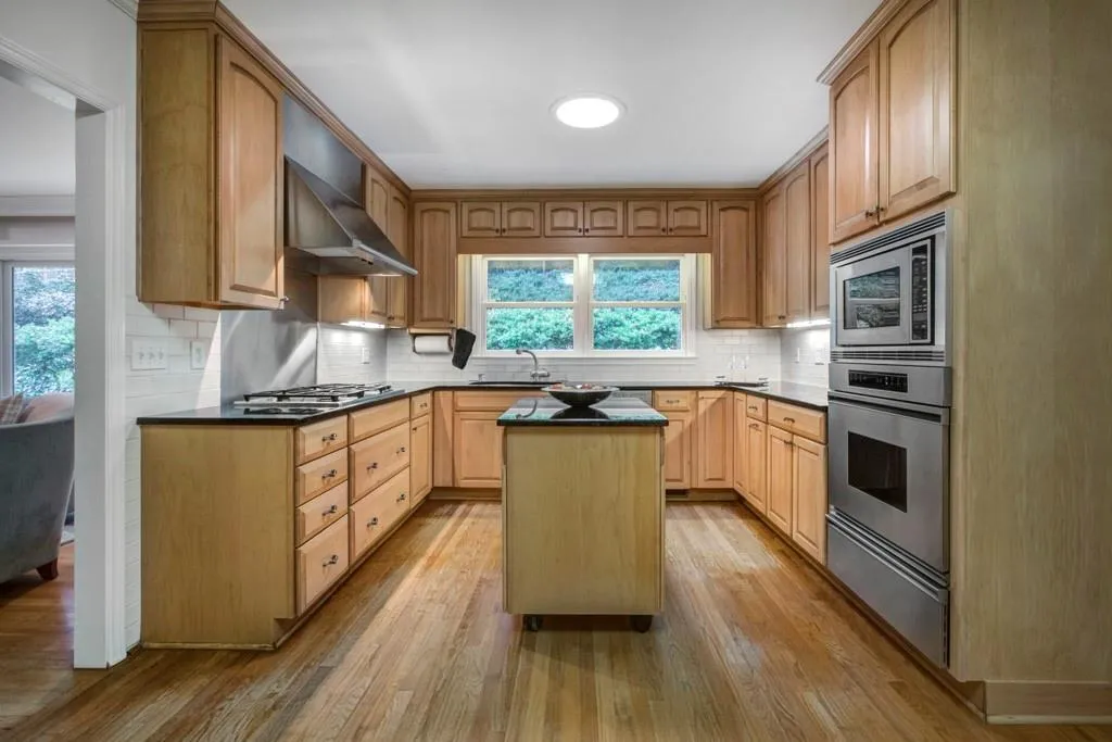 78 Pine Lake Drive, Atlanta, Georgia 30327, 3 Bedrooms Bedrooms, ,3 BathroomsBathrooms,Residential,Sold,78 Pine Lake Drive,6530233