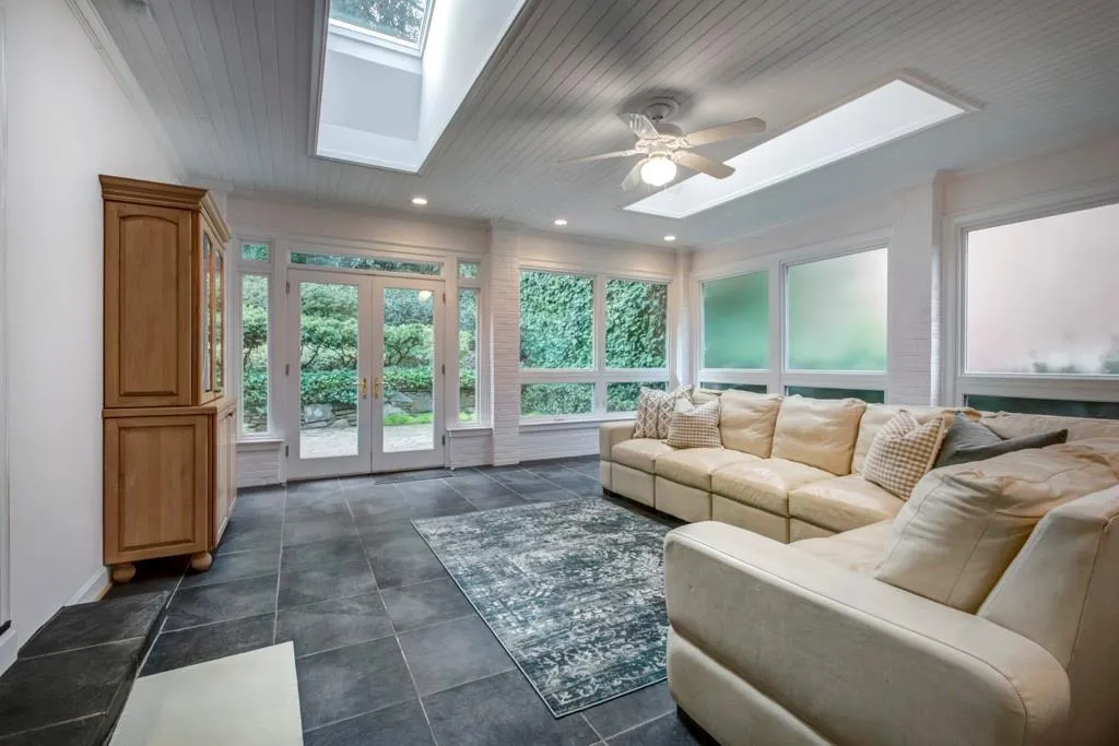 78 Pine Lake Drive, Atlanta, Georgia 30327, 3 Bedrooms Bedrooms, ,3 BathroomsBathrooms,Residential,Sold,78 Pine Lake Drive,6530233