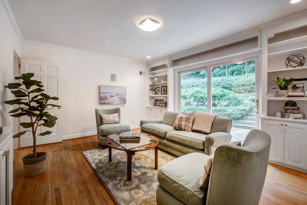 78 Pine Lake Drive, Atlanta, Georgia 30327, 3 Bedrooms Bedrooms, ,3 BathroomsBathrooms,Residential,Sold,78 Pine Lake Drive,6530233