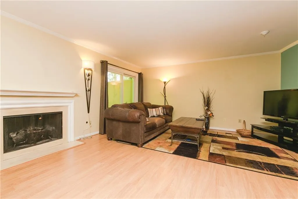 5400 Roswell Road Unit L2, Atlanta, Georgia 30342, 2 Bedrooms Bedrooms, ,2 BathroomsBathrooms,Residential,Sold,5400 Roswell Road Unit L2,6869002