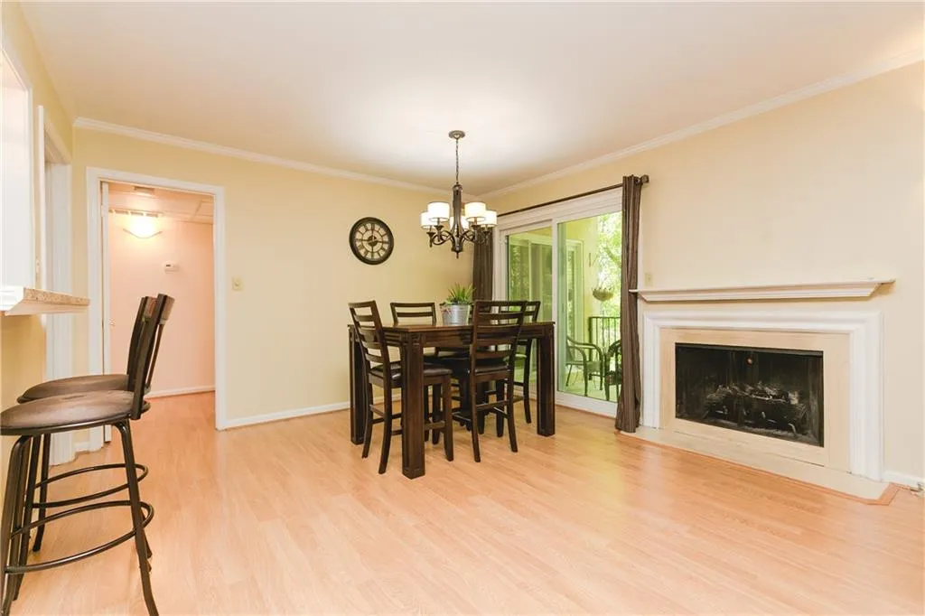 5400 Roswell Road Unit L2, Atlanta, Georgia 30342, 2 Bedrooms Bedrooms, ,2 BathroomsBathrooms,Residential,Sold,5400 Roswell Road Unit L2,6869002