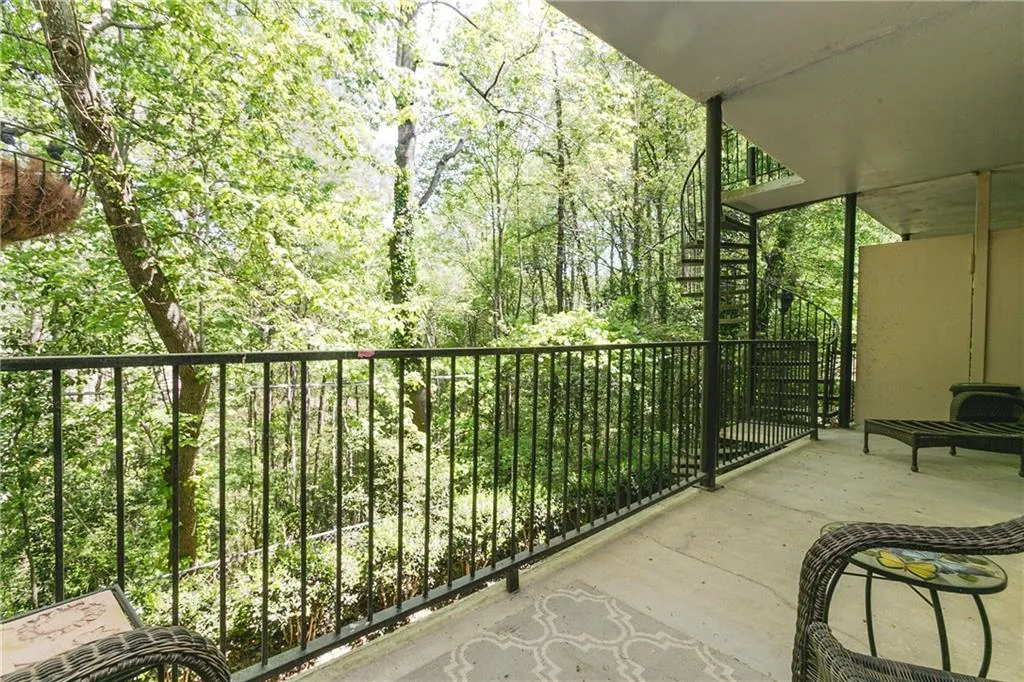 5400 Roswell Road Unit L2, Atlanta, Georgia 30342, 2 Bedrooms Bedrooms, ,2 BathroomsBathrooms,Residential,Sold,5400 Roswell Road Unit L2,6869002
