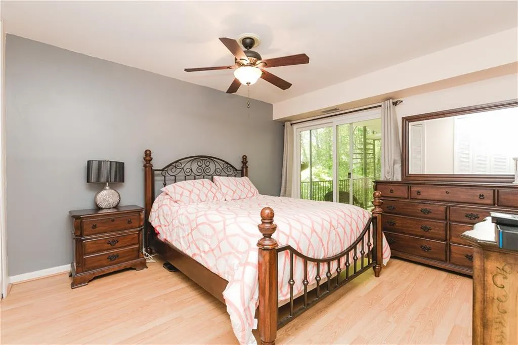 5400 Roswell Road Unit L2, Atlanta, Georgia 30342, 2 Bedrooms Bedrooms, ,2 BathroomsBathrooms,Residential,Sold,5400 Roswell Road Unit L2,6869002