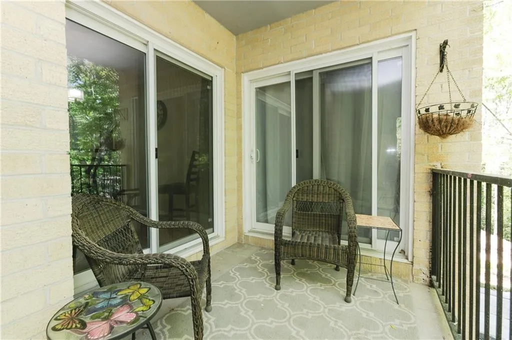 5400 Roswell Road Unit L2, Atlanta, Georgia 30342, 2 Bedrooms Bedrooms, ,2 BathroomsBathrooms,Residential,Sold,5400 Roswell Road Unit L2,6869002
