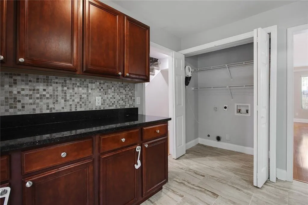 6980 Roswell Road Unit A8, Atlanta, Georgia 30328, 3 Bedrooms Bedrooms, ,2 BathroomsBathrooms,Residential,Sold,6980 Roswell Road Unit A8,6603256