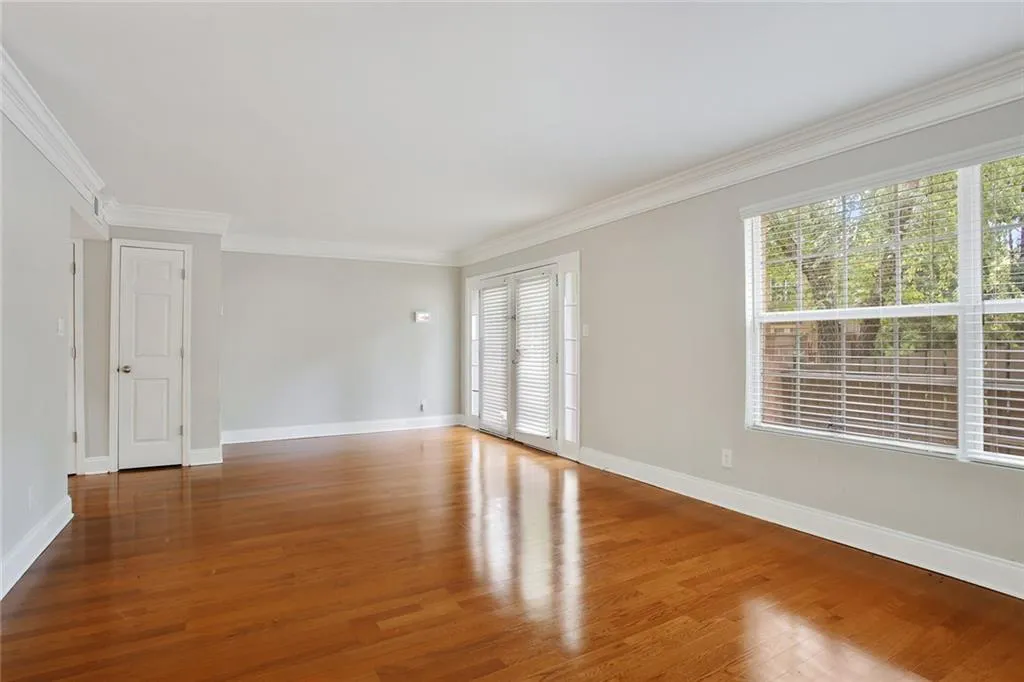 6980 Roswell Road Unit A8, Atlanta, Georgia 30328, 3 Bedrooms Bedrooms, ,2 BathroomsBathrooms,Residential,Sold,6980 Roswell Road Unit A8,6603256