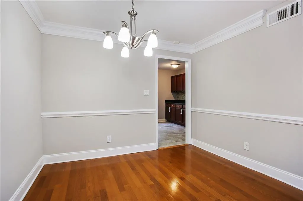 6980 Roswell Road Unit A8, Atlanta, Georgia 30328, 3 Bedrooms Bedrooms, ,2 BathroomsBathrooms,Residential,Sold,6980 Roswell Road Unit A8,6603256