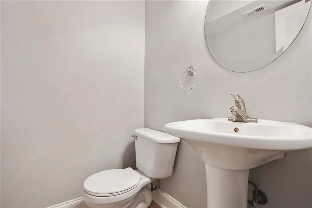 6980 Roswell Road Unit A8, Atlanta, Georgia 30328, 3 Bedrooms Bedrooms, ,2 BathroomsBathrooms,Residential,Sold,6980 Roswell Road Unit A8,6603256