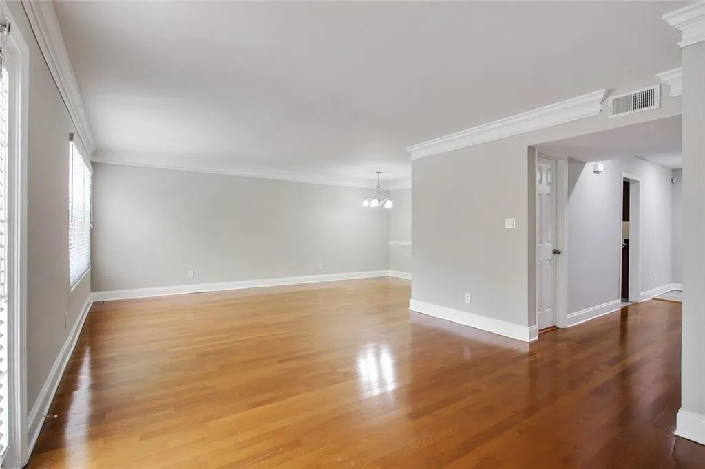 6980 Roswell Road Unit A8, Atlanta, Georgia 30328, 3 Bedrooms Bedrooms, ,2 BathroomsBathrooms,Residential,Sold,6980 Roswell Road Unit A8,6603256