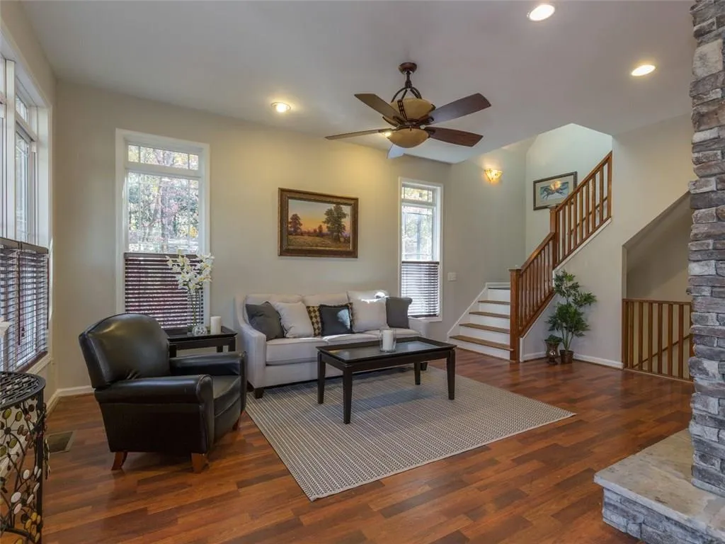 2537 Cove Circle Ne, Brookhaven, Georgia 30319, 3 Bedrooms Bedrooms, ,2 BathroomsBathrooms,Residential,Sold,2537 Cove Circle Ne,5749823