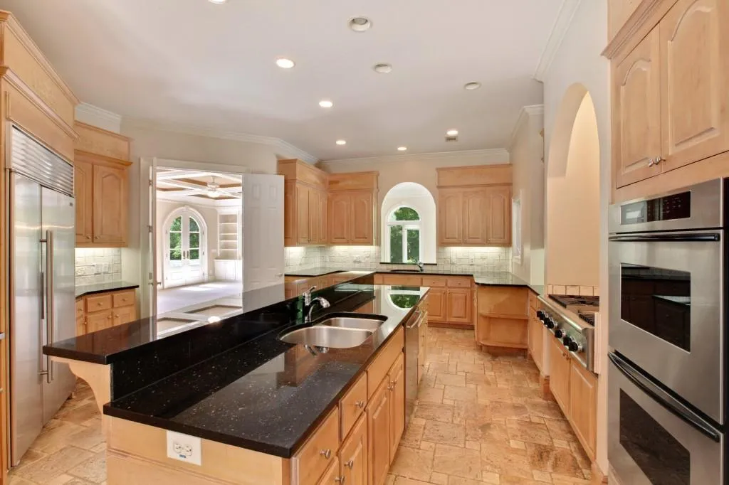 315 Glen Lake Drive Nw, Atlanta, Georgia 30327, 8 Bedrooms Bedrooms, ,7 BathroomsBathrooms,Residential,Sold,315 Glen Lake Drive Nw,5928000