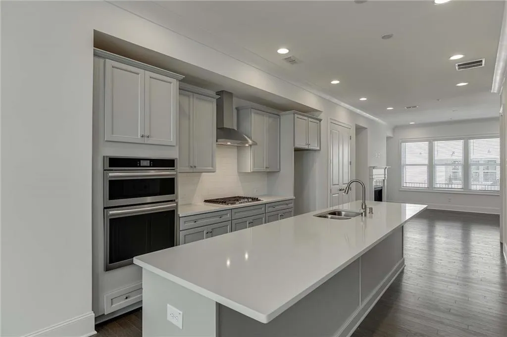 6786 Encore Boulevard Unit 177, Sandy Springs, Georgia 30328, 3 Bedrooms Bedrooms, ,4 BathroomsBathrooms,Residential,Sold,6786 Encore Boulevard Unit 177,7174398