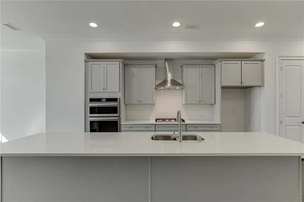 6786 Encore Boulevard Unit 177, Sandy Springs, Georgia 30328, 3 Bedrooms Bedrooms, ,4 BathroomsBathrooms,Residential,Sold,6786 Encore Boulevard Unit 177,7174398
