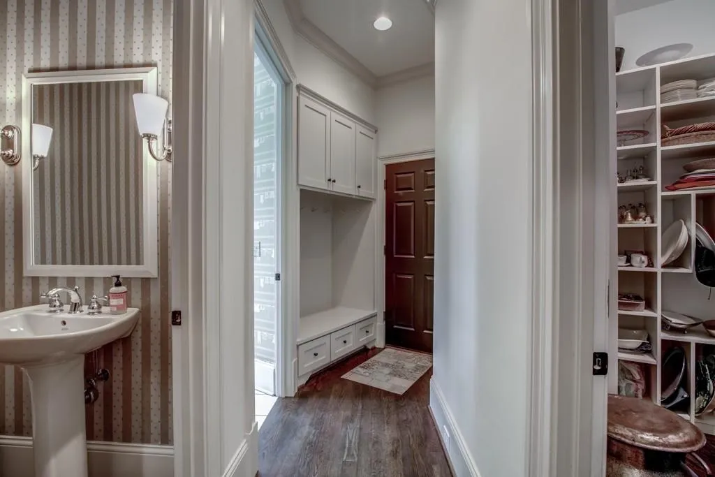 4845 Merlendale Court, Atlanta, Georgia 30327, 5 Bedrooms Bedrooms, ,6 BathroomsBathrooms,Residential,Sold,4845 Merlendale Court,5691790