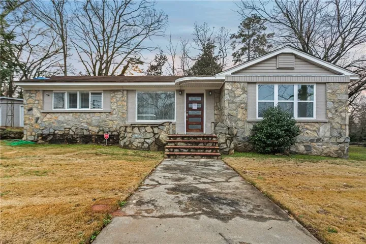 141 Fairview Drive, Fairburn, Georgia 30213