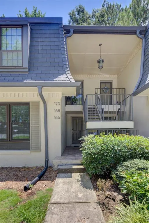 166 Maribeau Square Nw, Atlanta, Georgia 30327, 2 Bedrooms Bedrooms, 0 ,2 BathroomsBathrooms,Residential,For Sale,166 Maribeau Square Nw,7742699