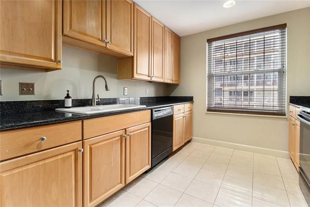 195 14th Street Ne Unit 1501, Atlanta, Georgia 30309, 2 Bedrooms Bedrooms, ,2 BathroomsBathrooms,Residential,For Sale,195 14th Street Ne Unit 1501,7600530