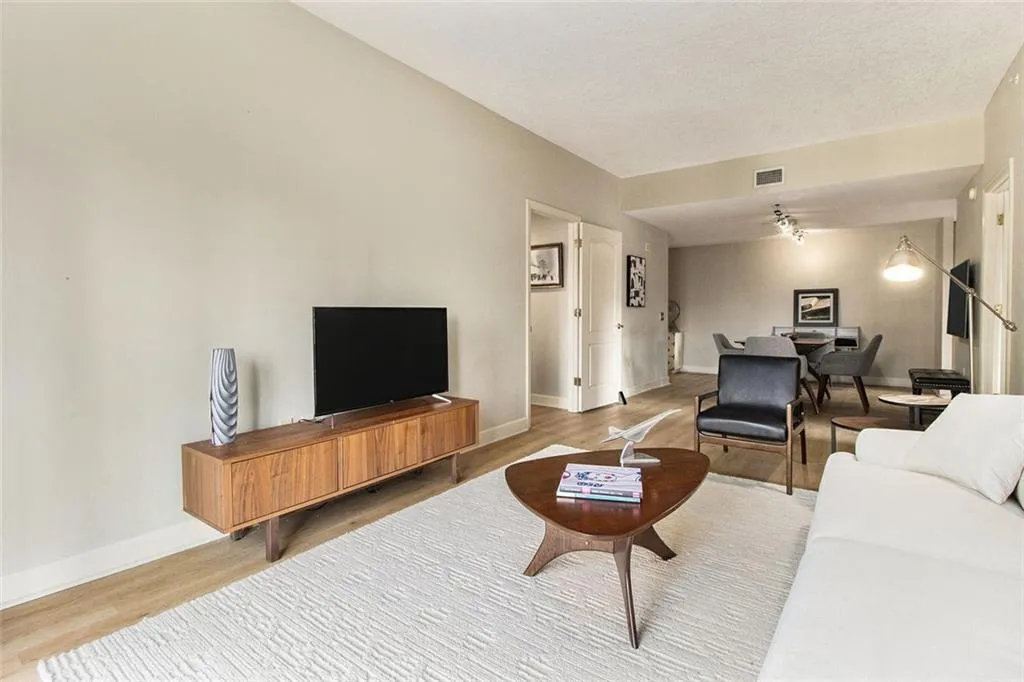 195 14th Street Ne Unit 1501, Atlanta, Georgia 30309, 2 Bedrooms Bedrooms, ,2 BathroomsBathrooms,Residential,For Sale,195 14th Street Ne Unit 1501,7600530