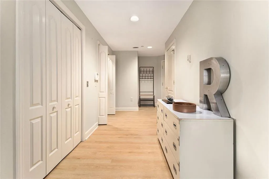195 14th Street Ne Unit 1501, Atlanta, Georgia 30309, 2 Bedrooms Bedrooms, ,2 BathroomsBathrooms,Residential,For Sale,195 14th Street Ne Unit 1501,7600530