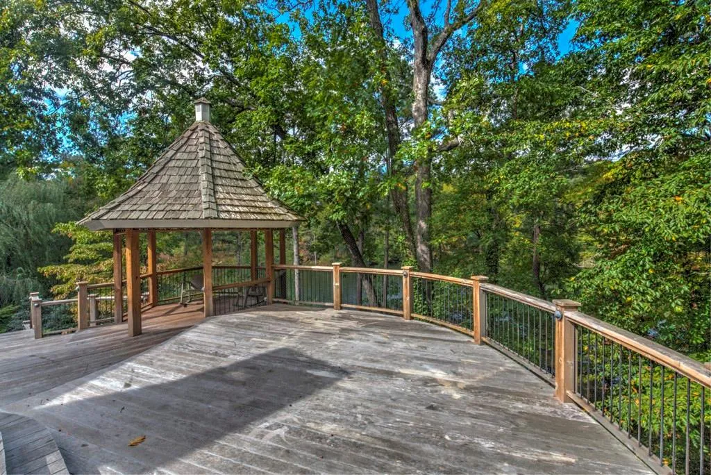 900 S Powers Court, Atlanta, Georgia 30327, 7 Bedrooms Bedrooms, ,7 BathroomsBathrooms,Residential,Sold,900 S Powers Court,5766943
