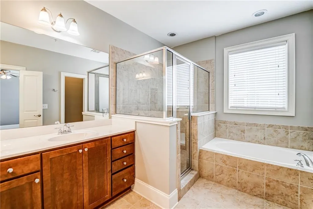 6464 Chariot Street Unit 17, Atlanta, Georgia 30328, 3 Bedrooms Bedrooms, ,3 BathroomsBathrooms,Residential,Sold,6464 Chariot Street Unit 17,7039967