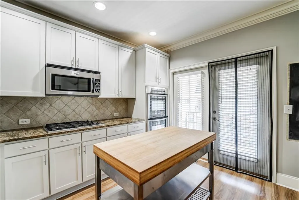 6464 Chariot Street Unit 17, Atlanta, Georgia 30328, 3 Bedrooms Bedrooms, ,3 BathroomsBathrooms,Residential,Sold,6464 Chariot Street Unit 17,7039967