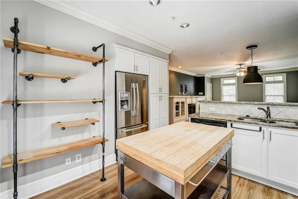 6464 Chariot Street Unit 17, Atlanta, Georgia 30328, 3 Bedrooms Bedrooms, ,3 BathroomsBathrooms,Residential,Sold,6464 Chariot Street Unit 17,7039967