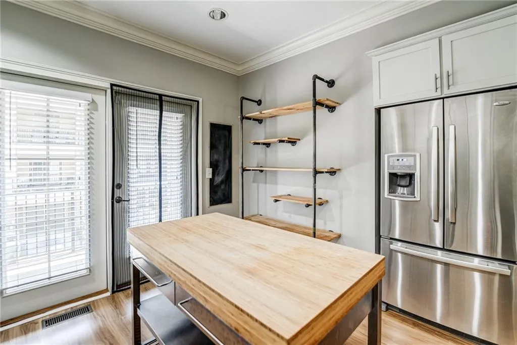 6464 Chariot Street Unit 17, Atlanta, Georgia 30328, 3 Bedrooms Bedrooms, ,3 BathroomsBathrooms,Residential,Sold,6464 Chariot Street Unit 17,7039967