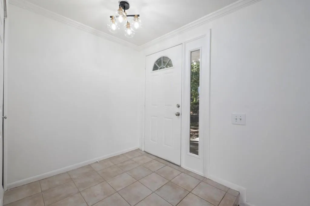 30 Dunwoody Springs Drive, Sandy Springs, Georgia 30328, 2 Bedrooms Bedrooms, ,2 BathroomsBathrooms,Residential,Sold,30 Dunwoody Springs Drive,6808220