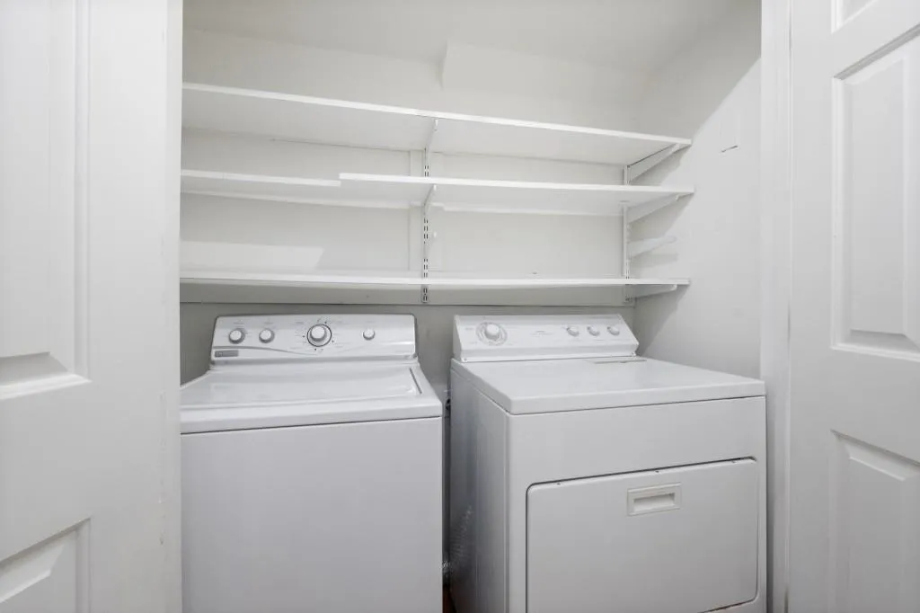 30 Dunwoody Springs Drive, Sandy Springs, Georgia 30328, 2 Bedrooms Bedrooms, ,2 BathroomsBathrooms,Residential,Sold,30 Dunwoody Springs Drive,6808220