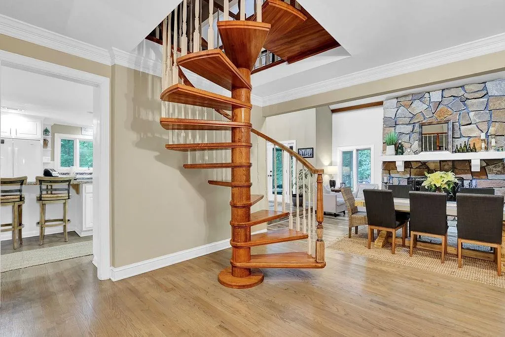 135 Nesbit Ferry Place, Sandy Springs, Georgia 30350, 4 Bedrooms Bedrooms, ,3 BathroomsBathrooms,Residential,Sold,135 Nesbit Ferry Place,7051422