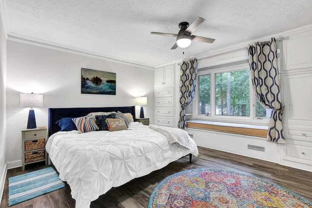 135 Nesbit Ferry Place, Sandy Springs, Georgia 30350, 4 Bedrooms Bedrooms, ,3 BathroomsBathrooms,Residential,Sold,135 Nesbit Ferry Place,7051422