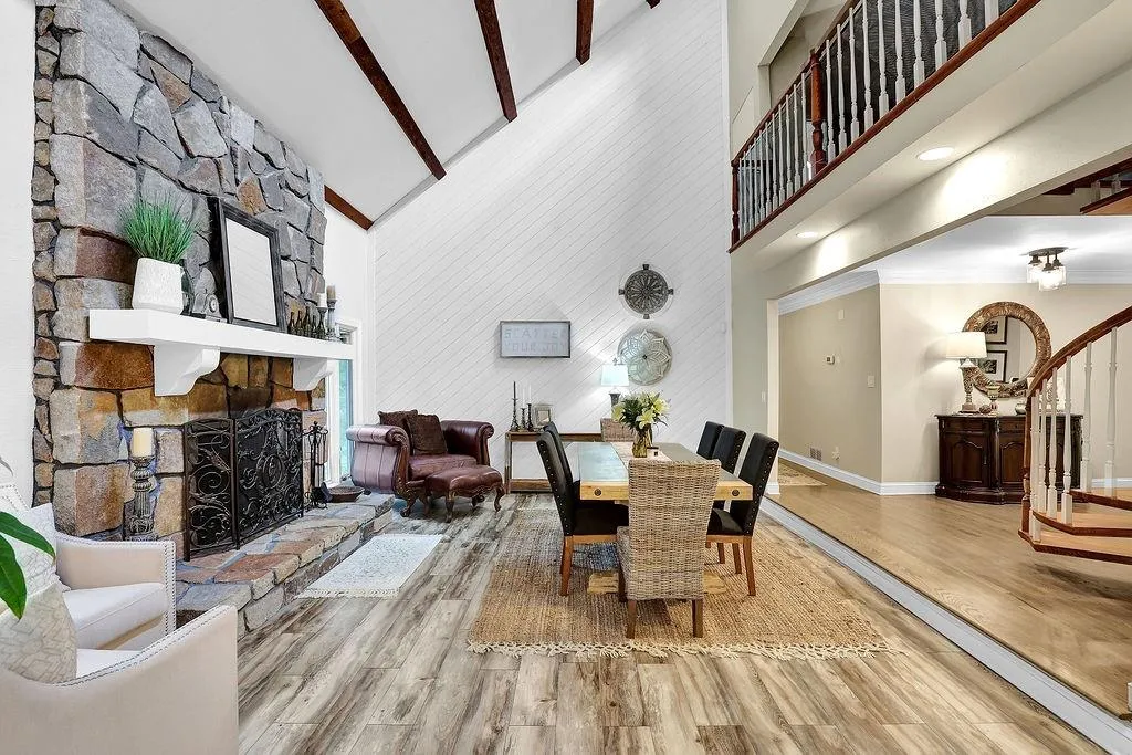 135 Nesbit Ferry Place, Sandy Springs, Georgia 30350, 4 Bedrooms Bedrooms, ,3 BathroomsBathrooms,Residential,Sold,135 Nesbit Ferry Place,7051422